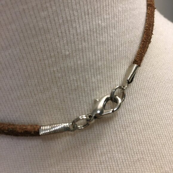 Y2K White Onyx Stone + Leather Golbincore Necklace - Picture 4 of 8